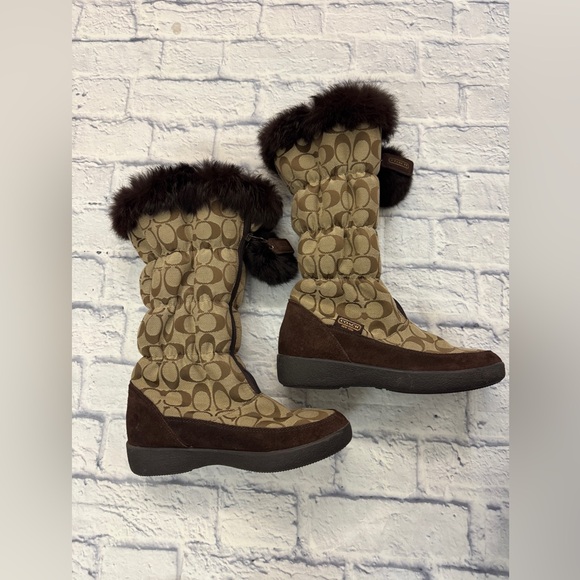COACH THEONA WINTER BOOT SIGNATURE COACH PRINT FUR TRIM BOOT size 8B - Picture 3 of 9